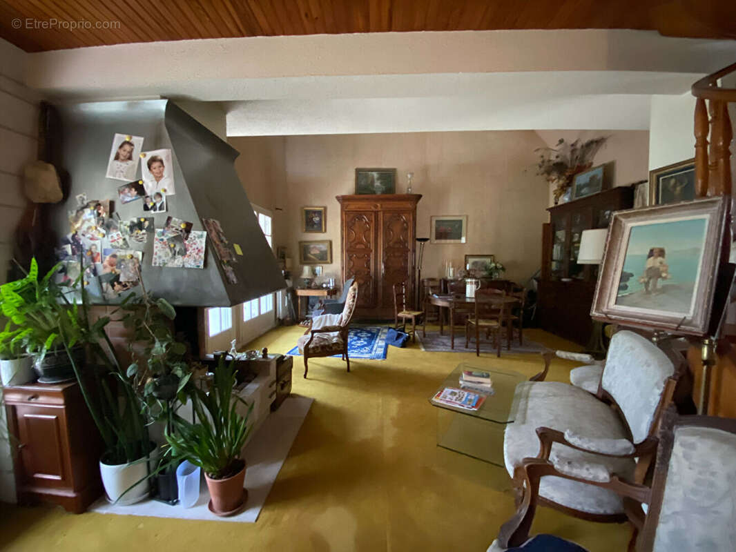 Maison à SAINT-CYR-SUR-LOIRE