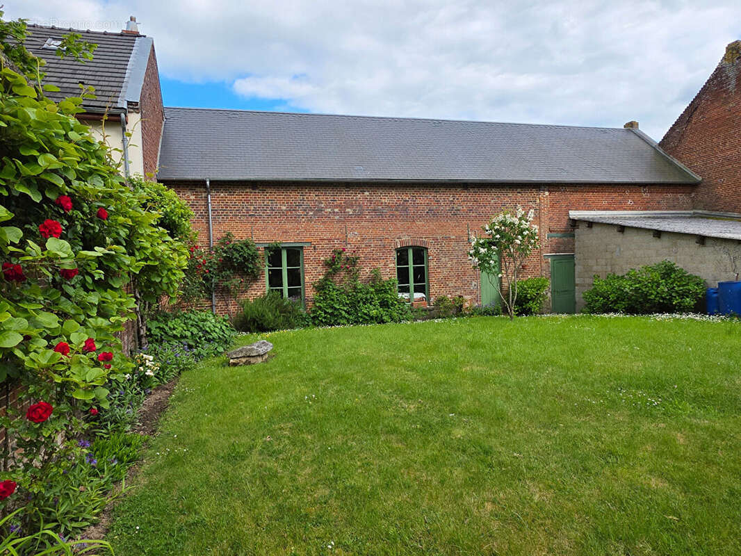 Maison à CREVECOEUR-LE-GRAND