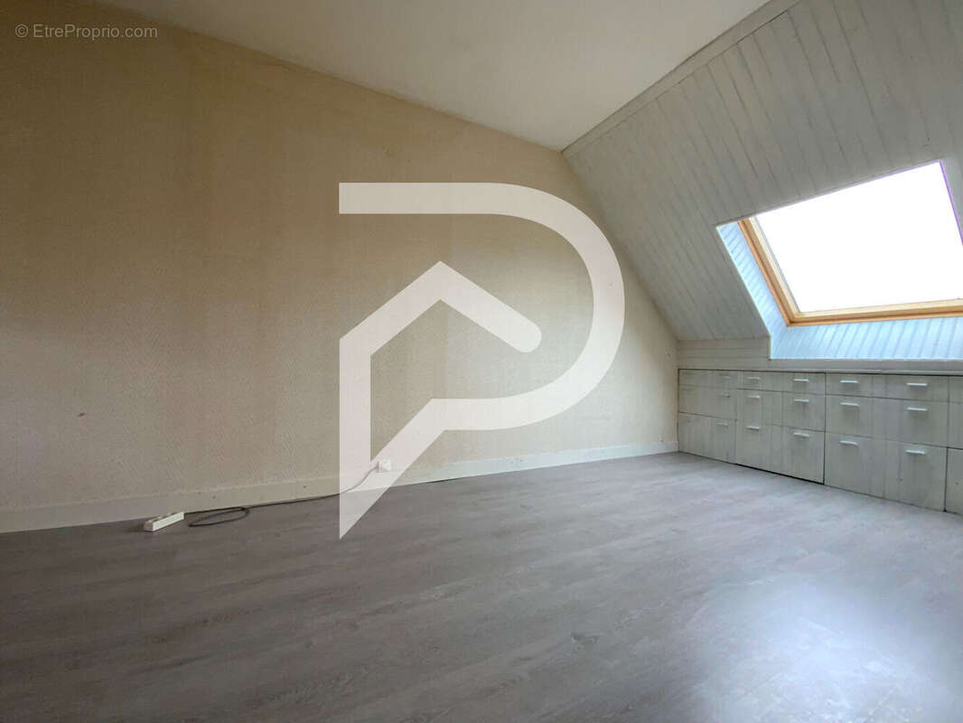 Maison à LES ESSARTS-LE-ROI