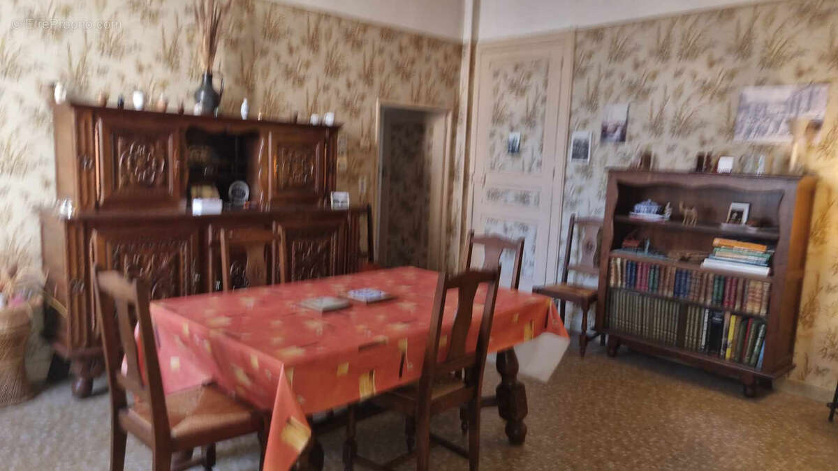 Maison à SAINT-CALAIS