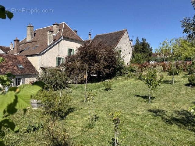 Maison à EPINEUIL