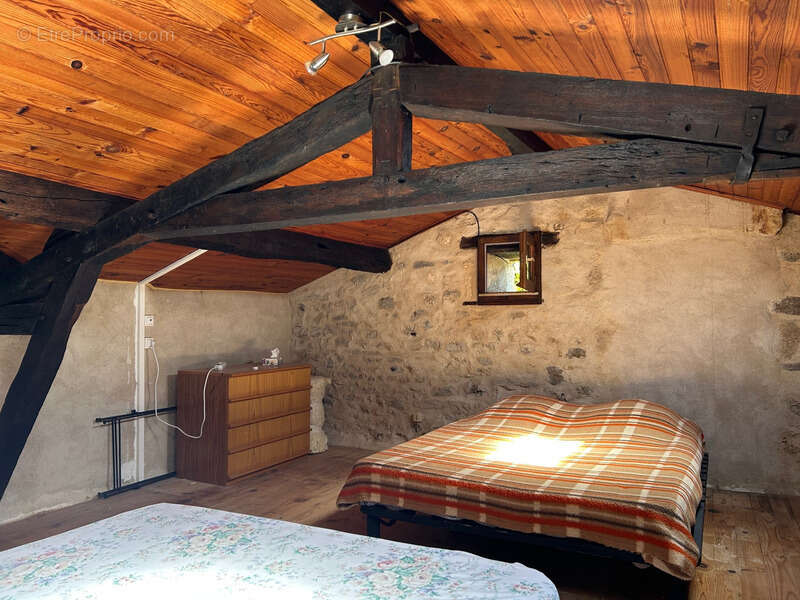 Maison à CHANTECORPS