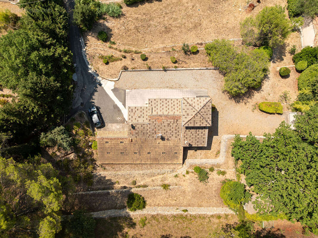 À vendre en exclusivité - lorgues - maison à fort potentiel de 83m²  avec une vue dominante et très grand garage 65m² - photo 18