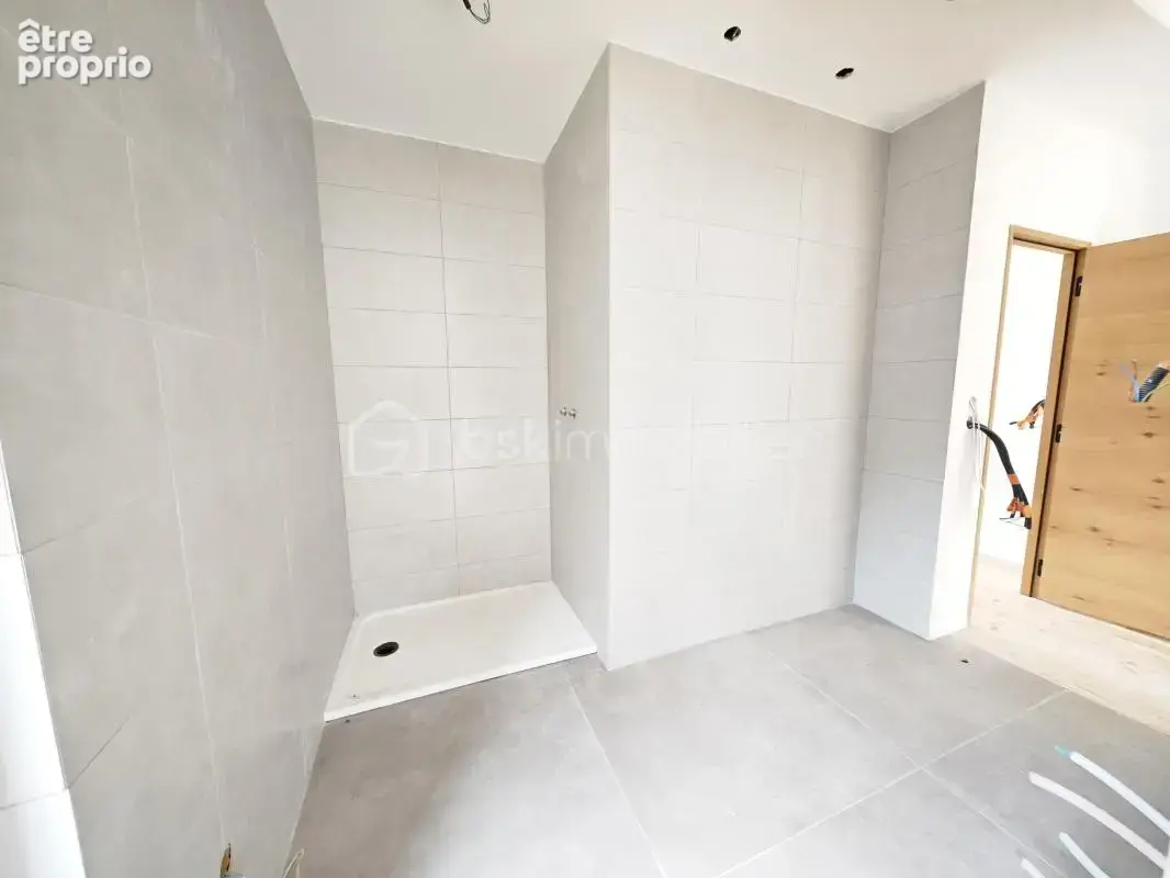 Maison exceptionnelle vue panoramique, d’une superficie de 144 m², sur sous-sol de 56 m² édifié sur terrain de 410 m² arboré et  - photo 16