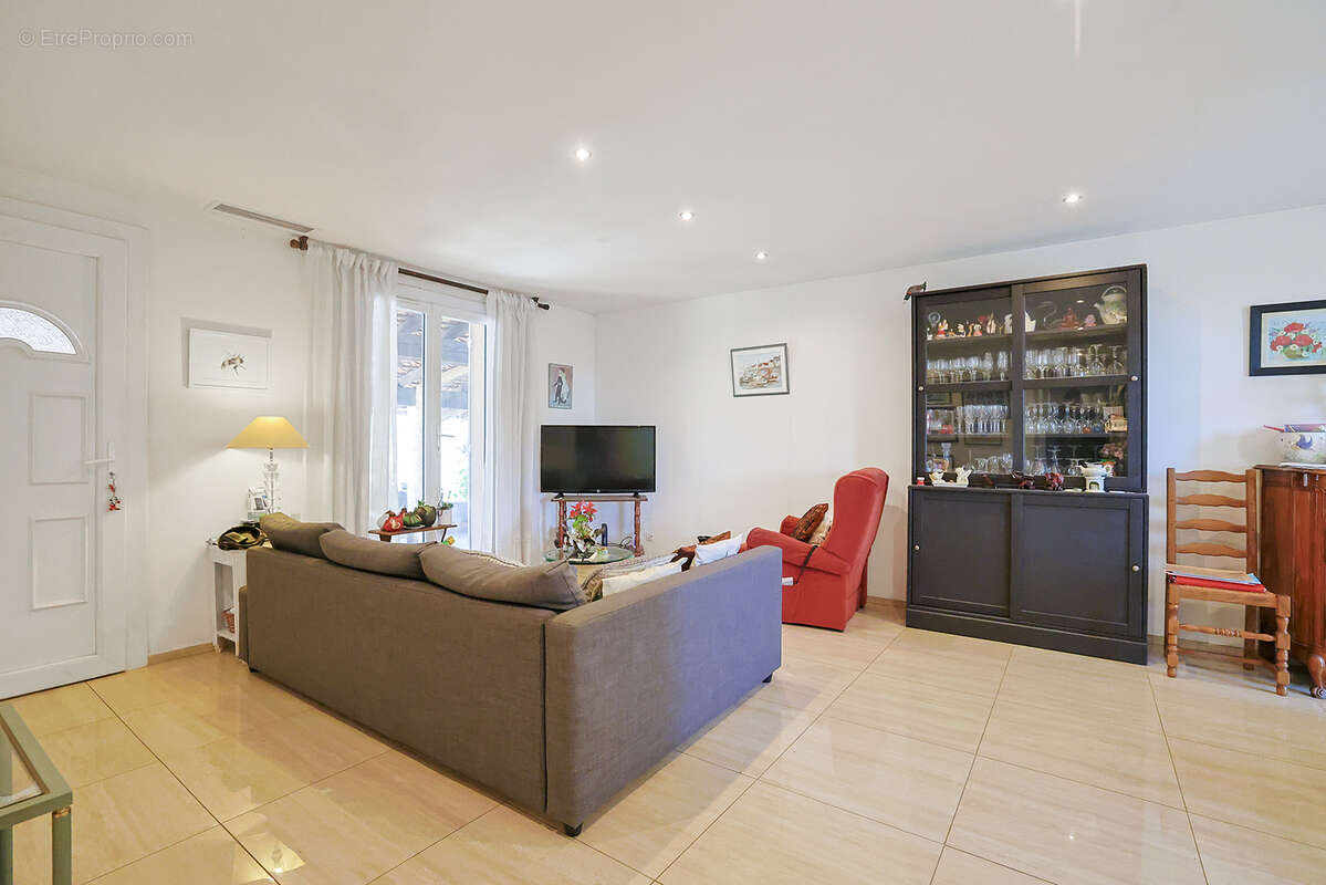 Maison à SOLLIES-VILLE