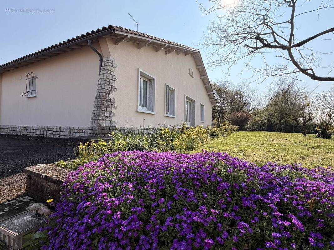 Maison à RUFFEC