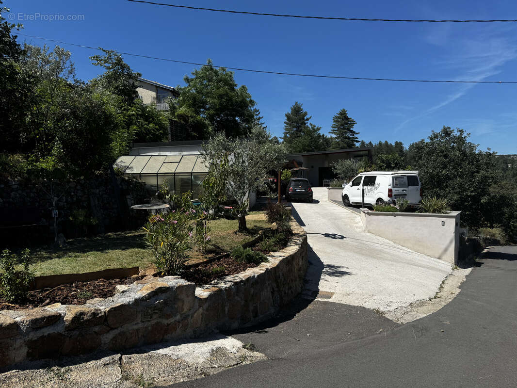 Atypique Plain-pied Contemporain avec Terrasses, Piscine et Vue… - photo 21