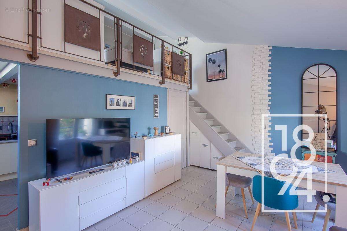 Appartement à VENELLES