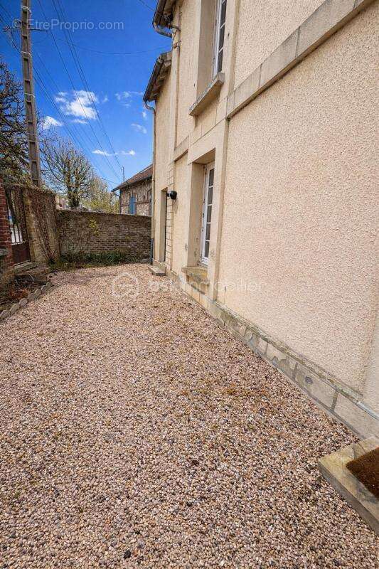 Maison beau potentiel - photo 3