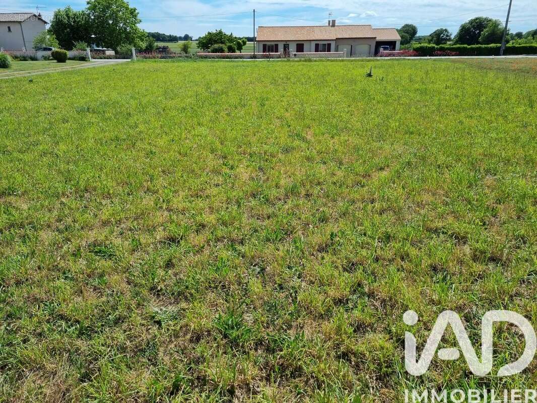 Photo 3 - Terrain à THENEZAY