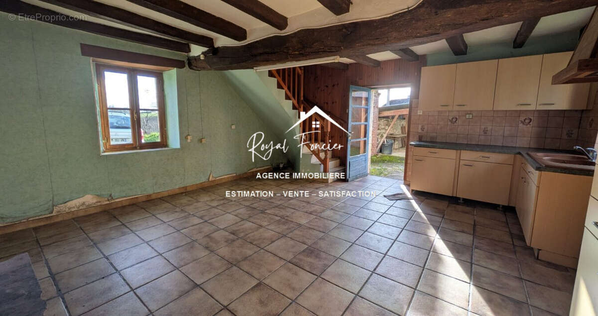 Cuisine - Maison à DANGE-SAINT-ROMAIN