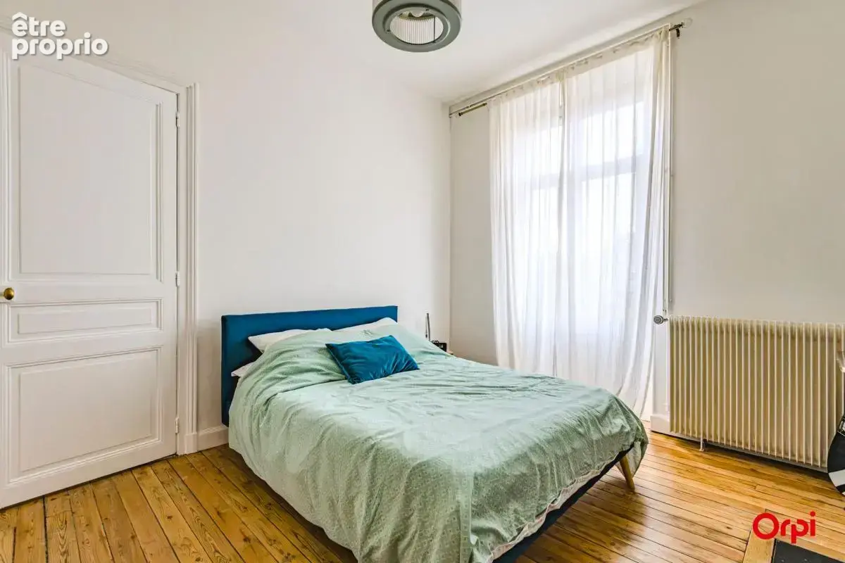 T2 44 m² rénové – Secteur Coutures – Aucun travaux – Faibles charges - photo 3