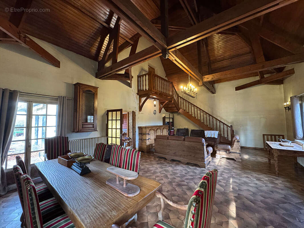 Maison à FEUCHEROLLES