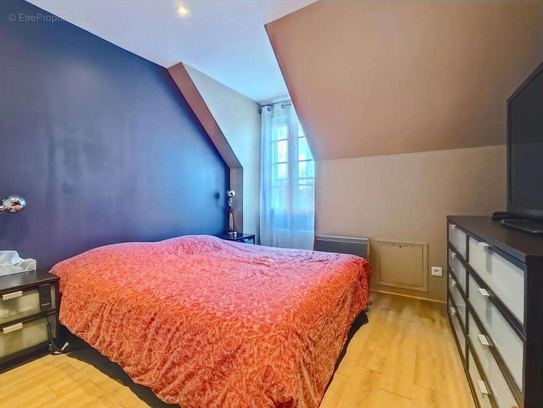 Maison à VERNEUIL-SUR-SEINE