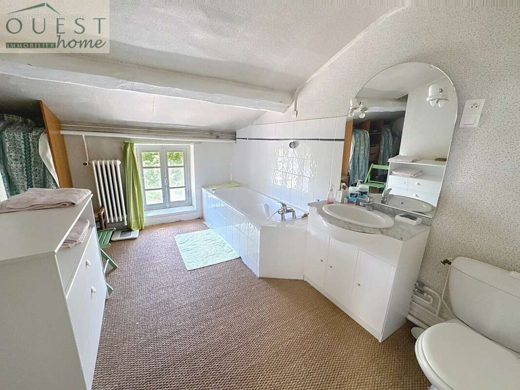 Maison à CHARBONNIERES-LES-BAINS