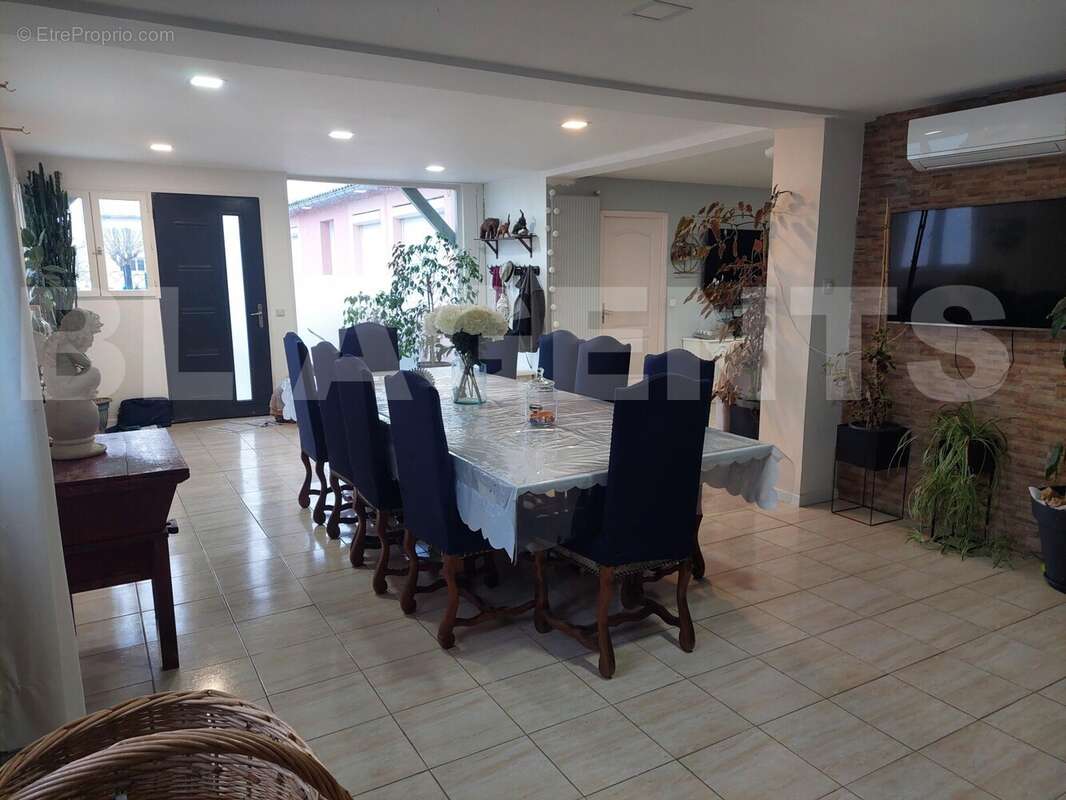 20251122_150408 - Maison à ROMILLY-SUR-SEINE