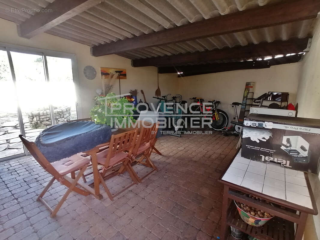 Maison à MONTELIMAR