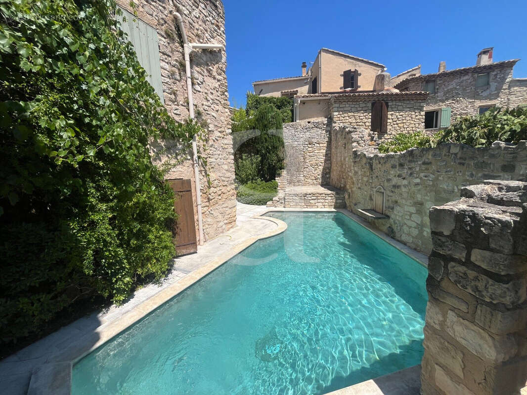 Maison à LE BARROUX