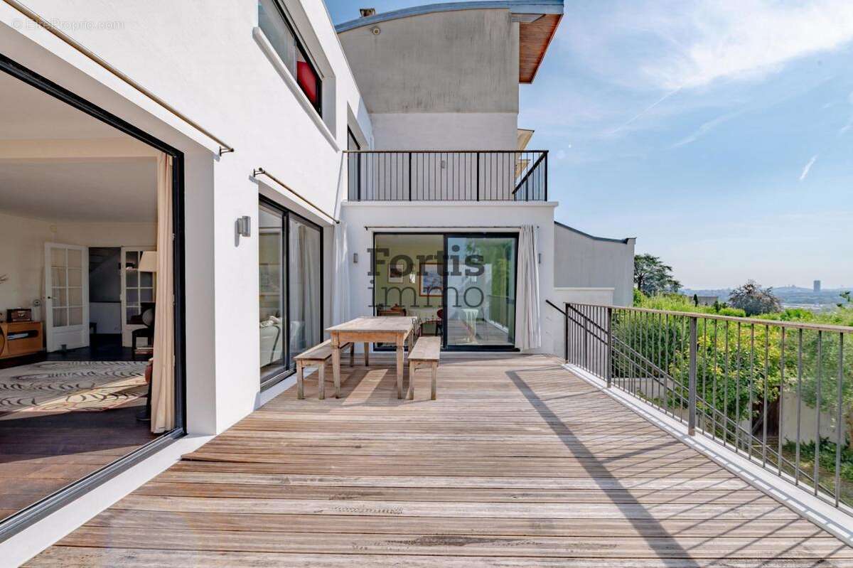 Suresnes - propriete contemporaine d'exception vue sur paris - photo 2