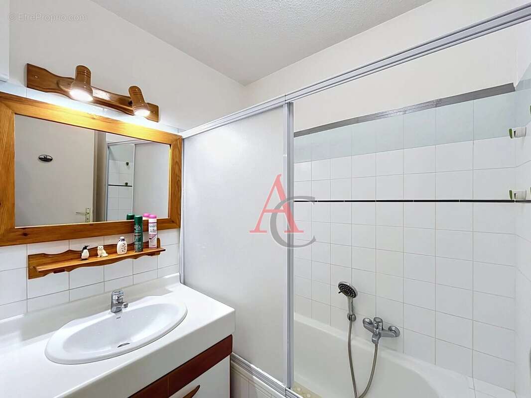 Appartement à SAINT-LAURENT-DU-VAR