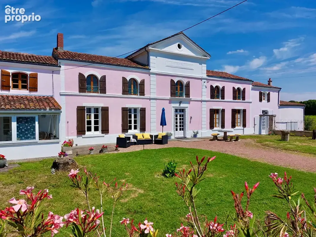 Maison à SAINT-JEAN-D'ANGELY