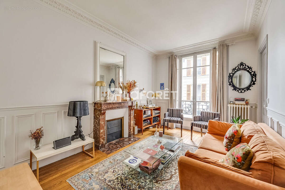 Appartement à PARIS-14E