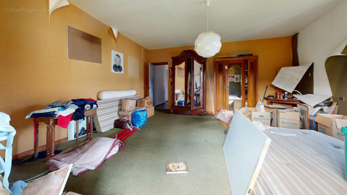 Maison à SERRE-LES-SAPINS