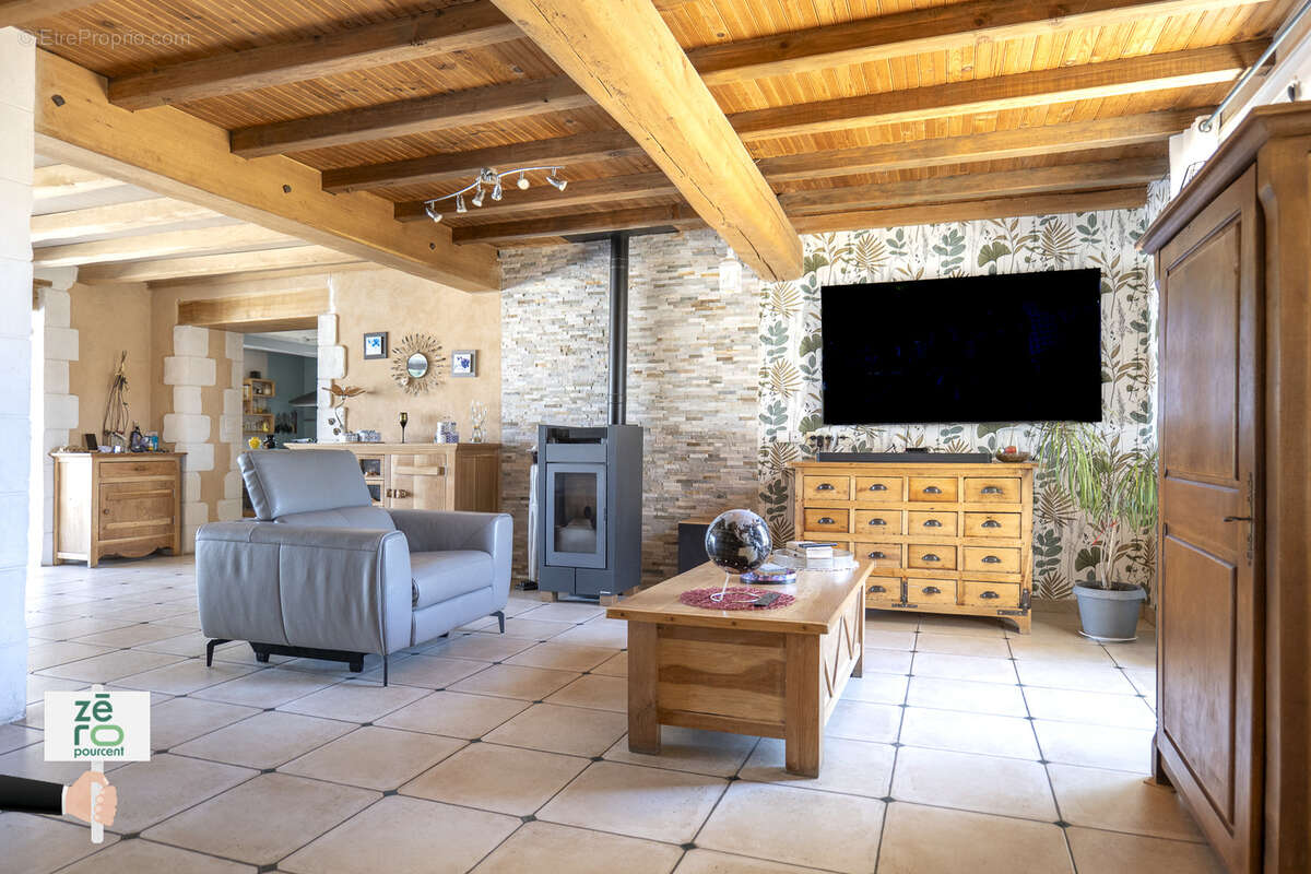 Maison à CHAMPAGNE-LES-MARAIS