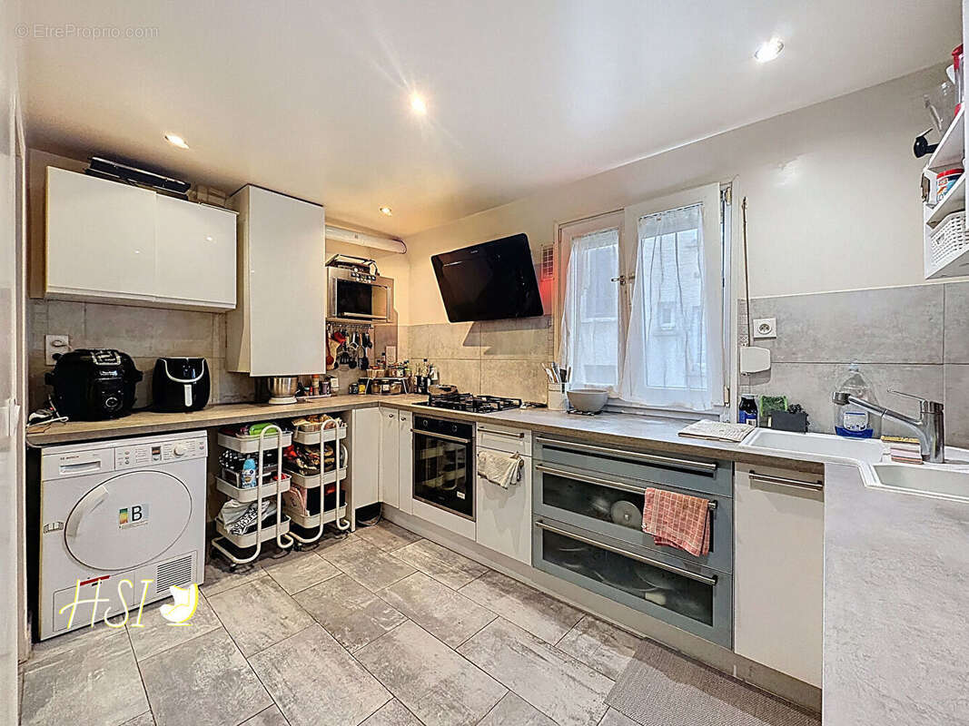 Appartement à LA GARENNE-COLOMBES