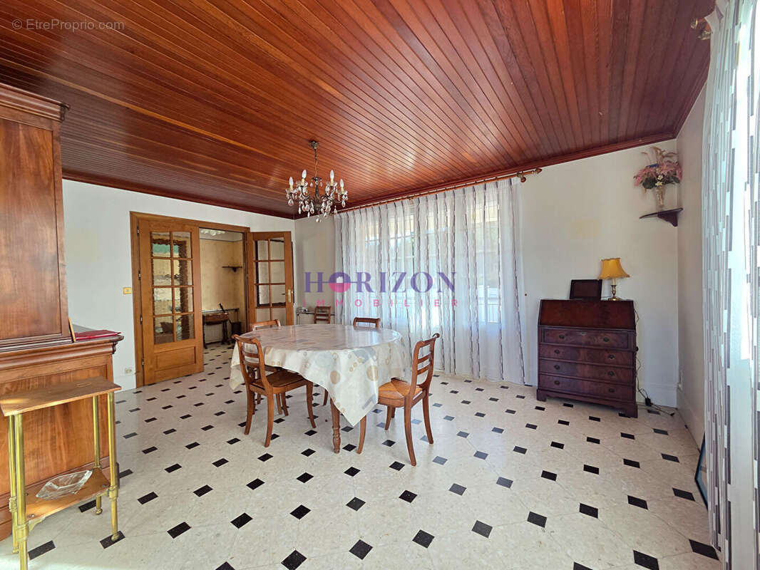 Maison à LA CHAPELLE-EN-SERVAL