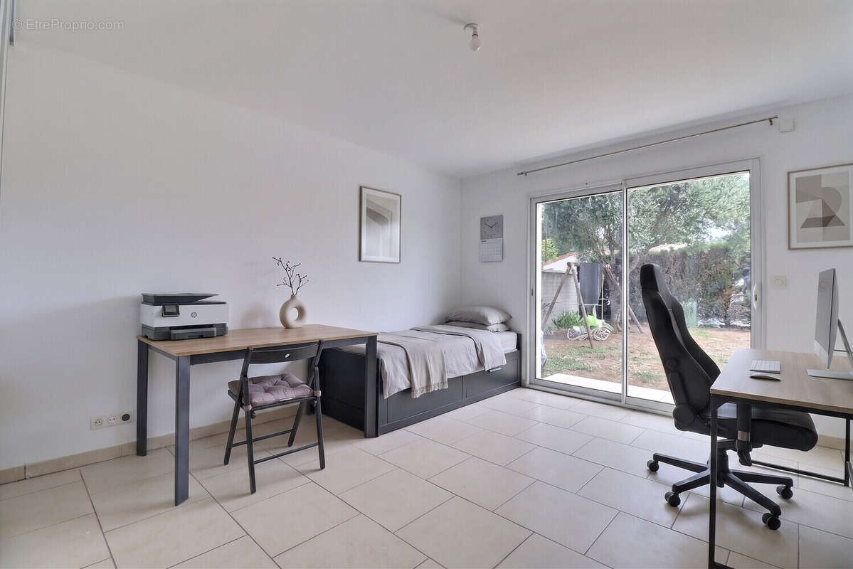 maison 5 pièces - 155 m² - Landiras - photo 7