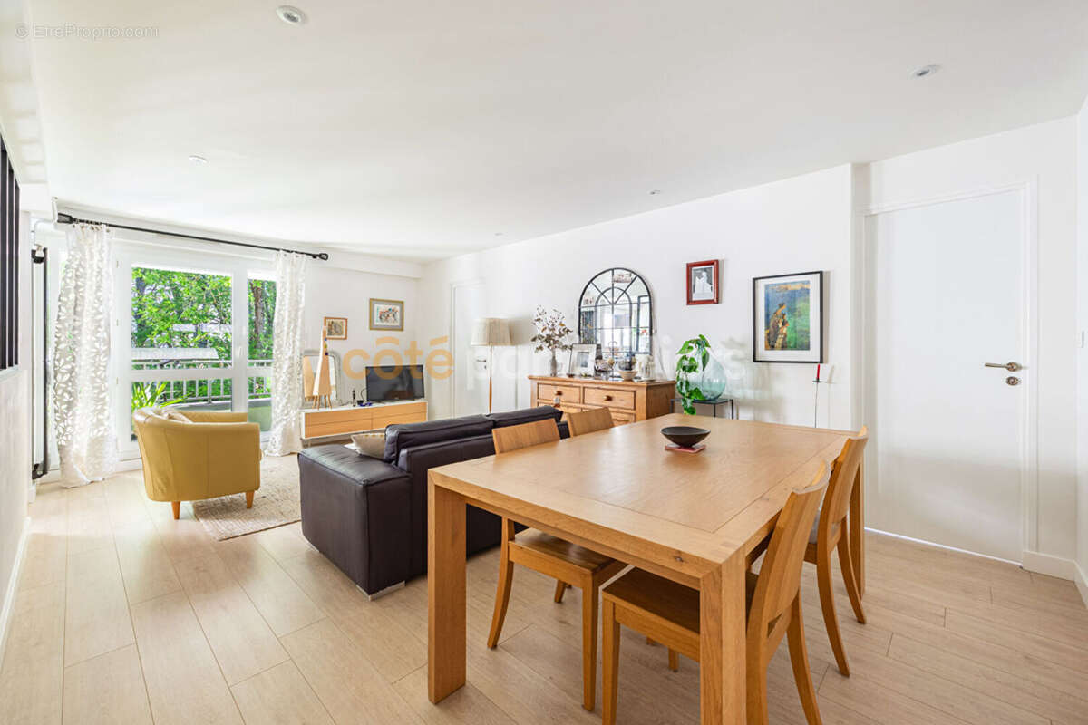 Appartement à SAINTE-LUCE-SUR-LOIRE