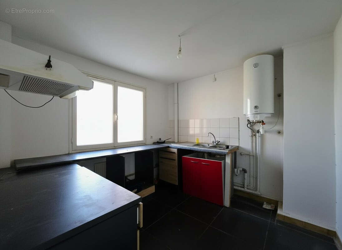Appartement 71 m² à Le Port  - photo 5