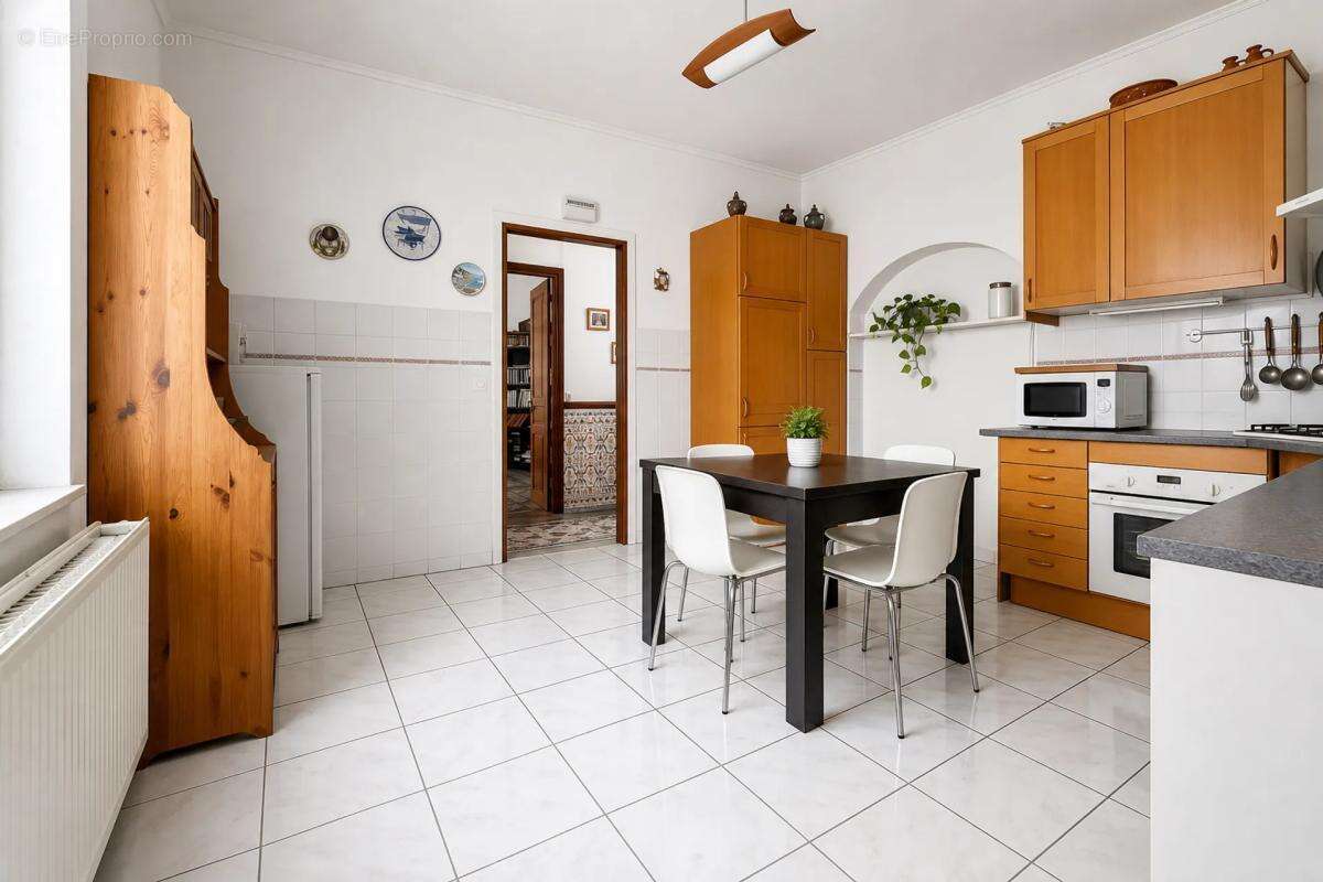 A saisir somptueuse maison de 8 pièces de 201 m² à Auxy !! - photo 4