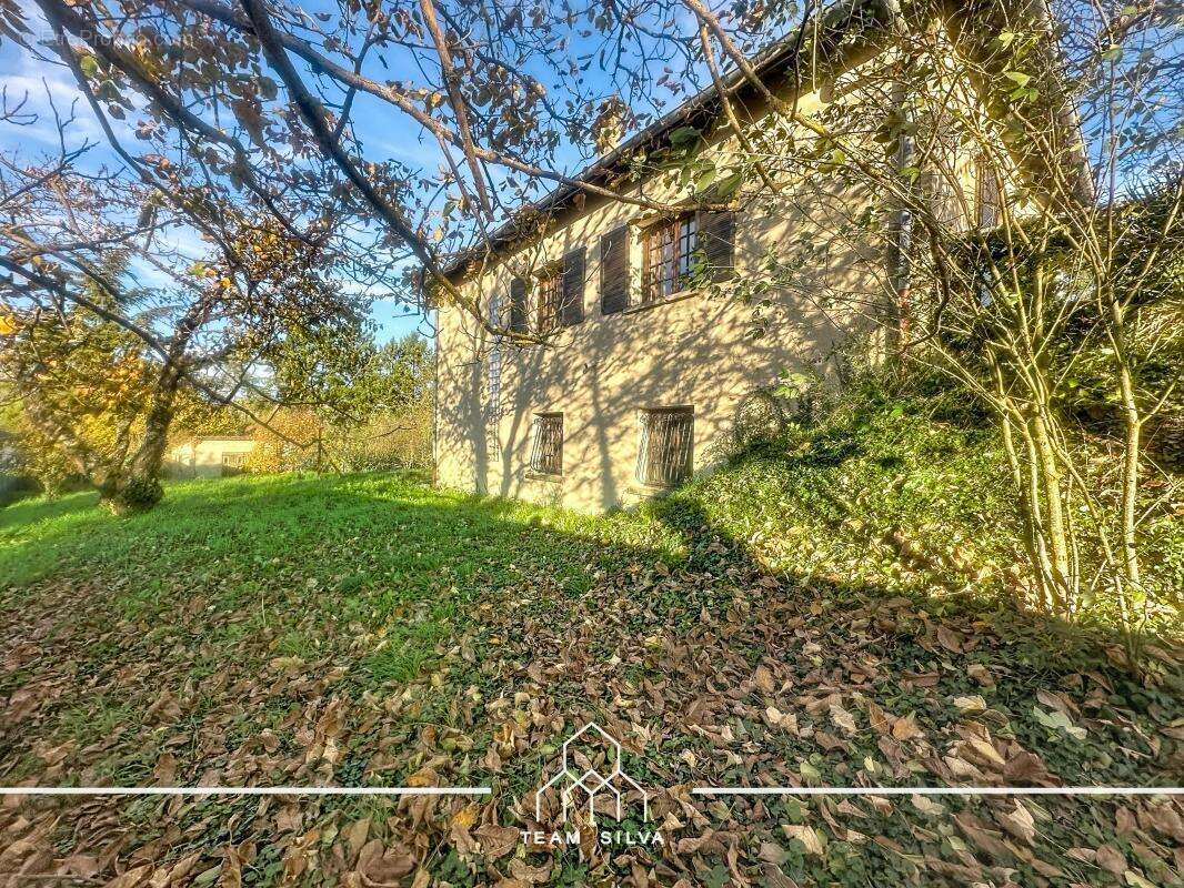 Maison à CHARLY