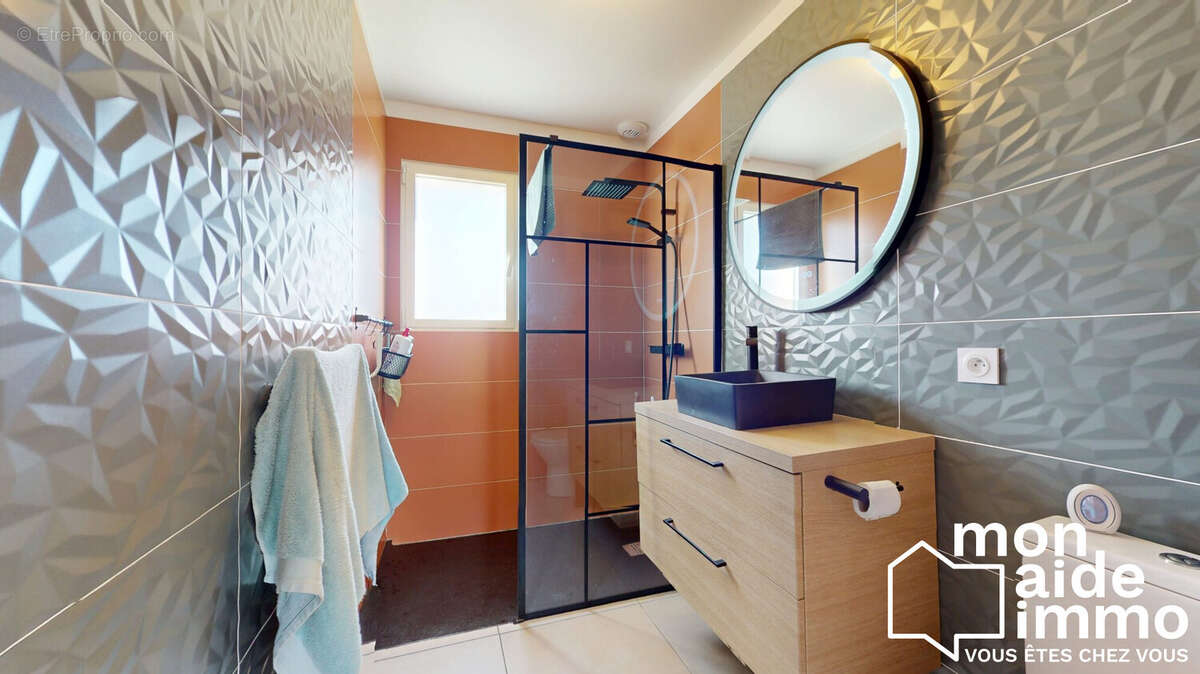 Maison 125 m² à Saint-Quentin-De-Baron  - photo 5