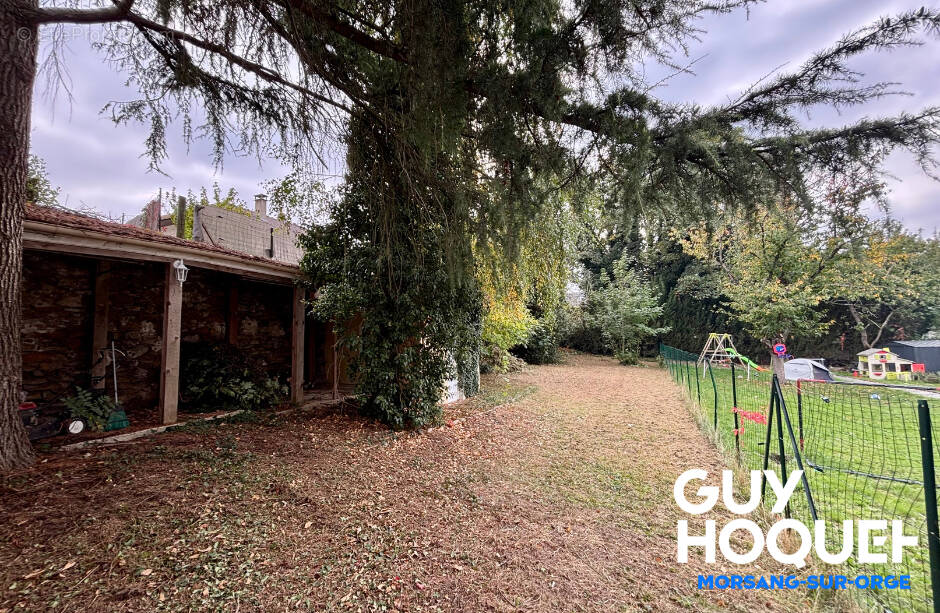 Terrain à MORSANG-SUR-ORGE