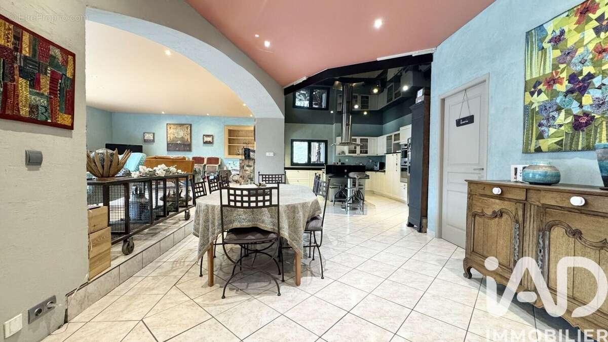 Maison 277 m² à Saint-Sigismond  - photo 9