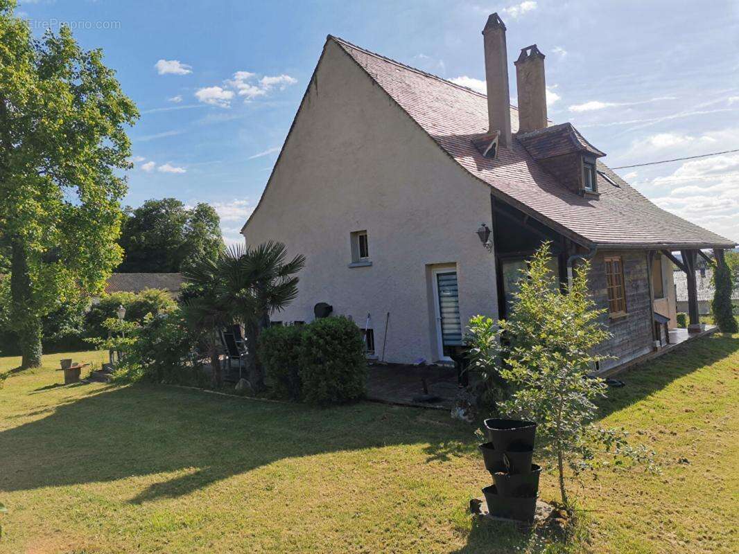Maison à ANTONNE-ET-TRIGONANT