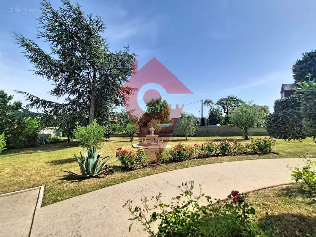 La ville-du-bois - propriété familiale de caractère - dpe c - terrain 2 460 m2 - environ 181 m2 habitables - photo 20