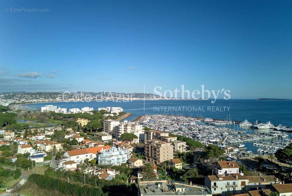 Appartement à MANDELIEU-LA-NAPOULE