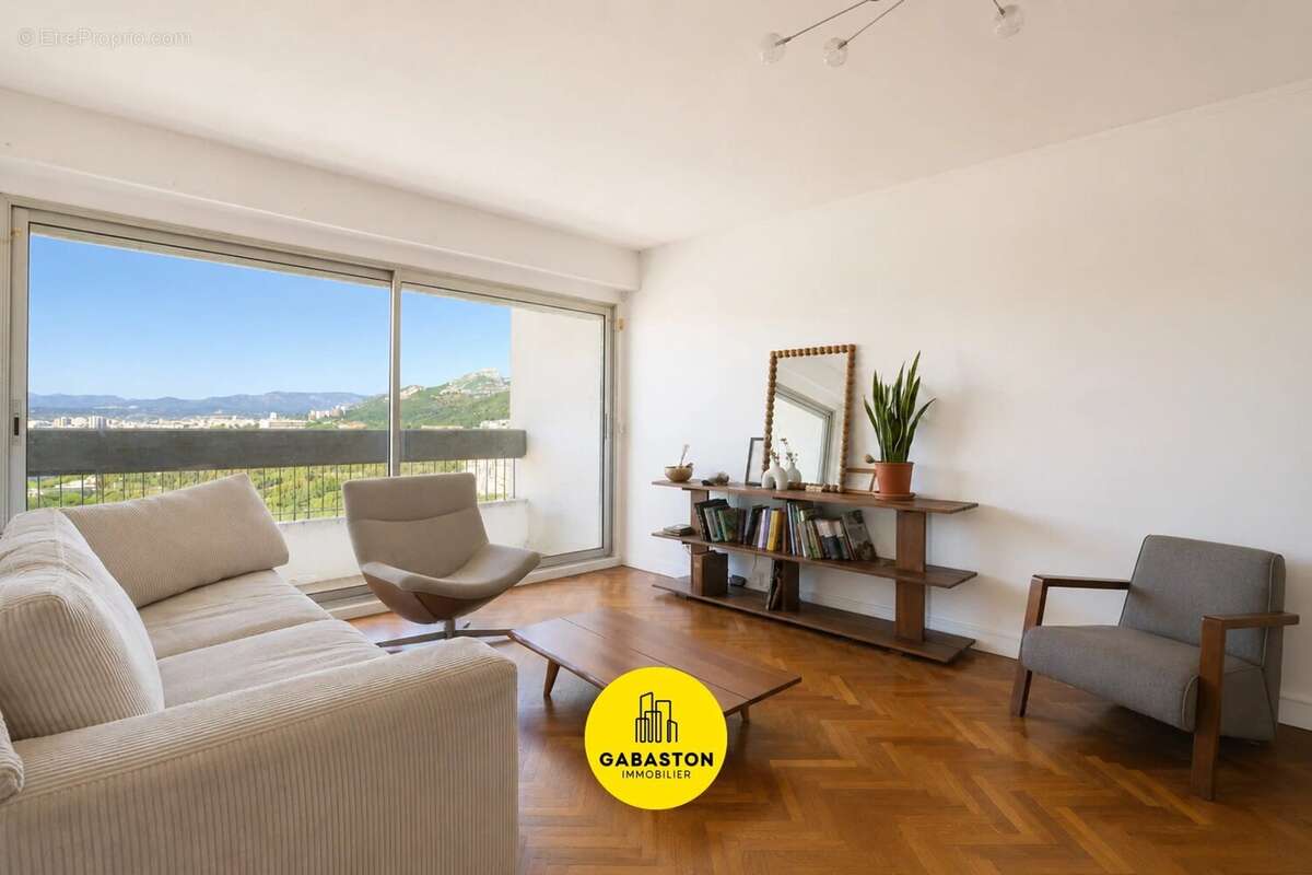 Appartement à MARSEILLE-9E