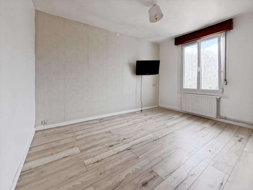 Maison à LA CHAPELLE-D'ARMENTIERES