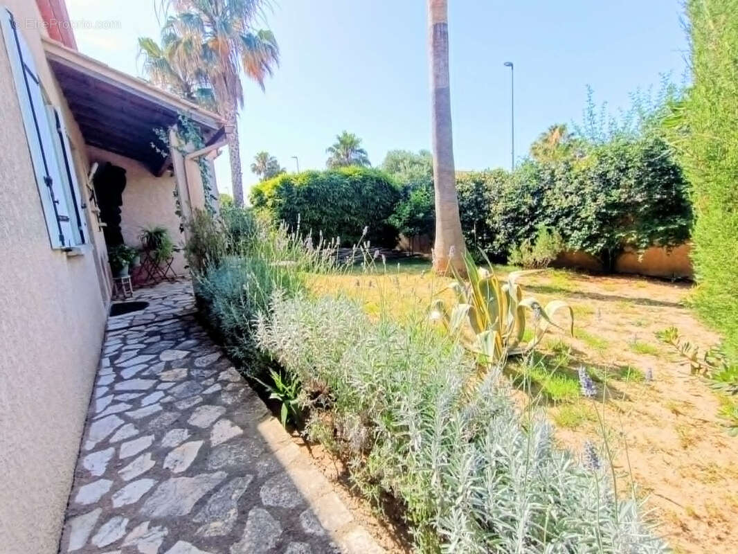 Maison à VILLENEUVE-LES-BEZIERS
