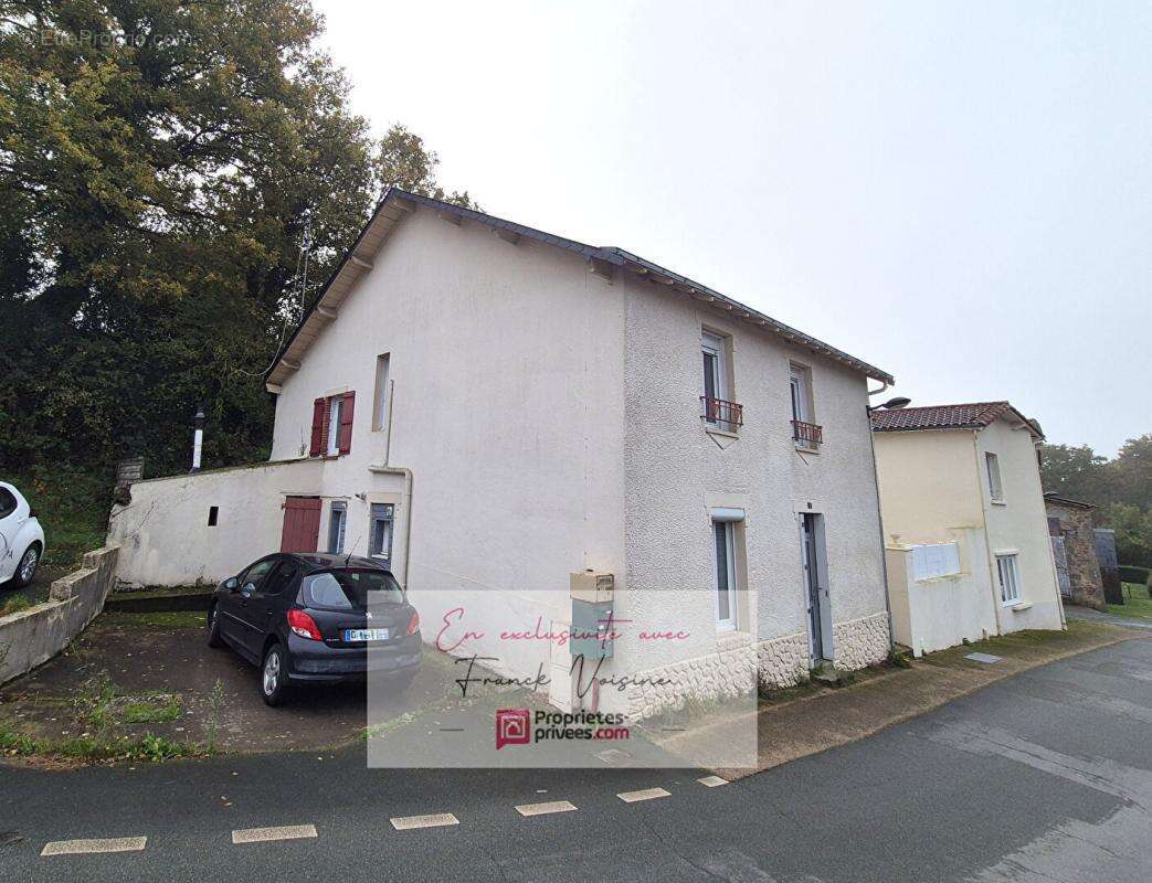 Maison à LES HERBIERS