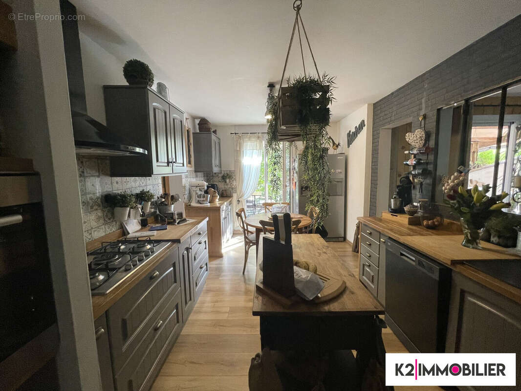 Maison à MONTELIMAR