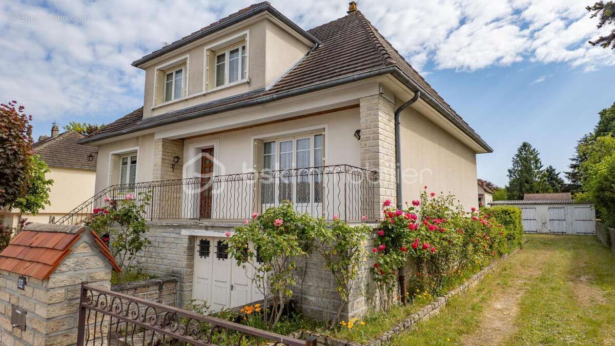 Maison à COULANGES-LES-NEVERS
