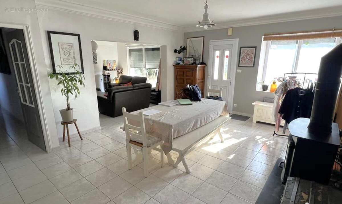 Maison à NIEUL-LE-DOLENT