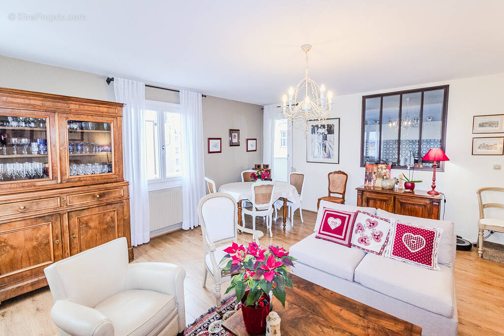 Autre à VILLEURBANNE