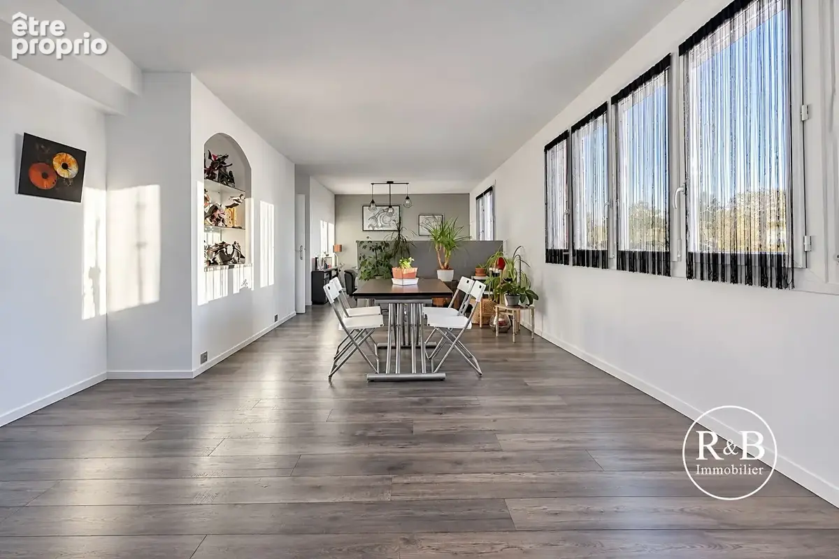 Appartement à LES CLAYES-SOUS-BOIS